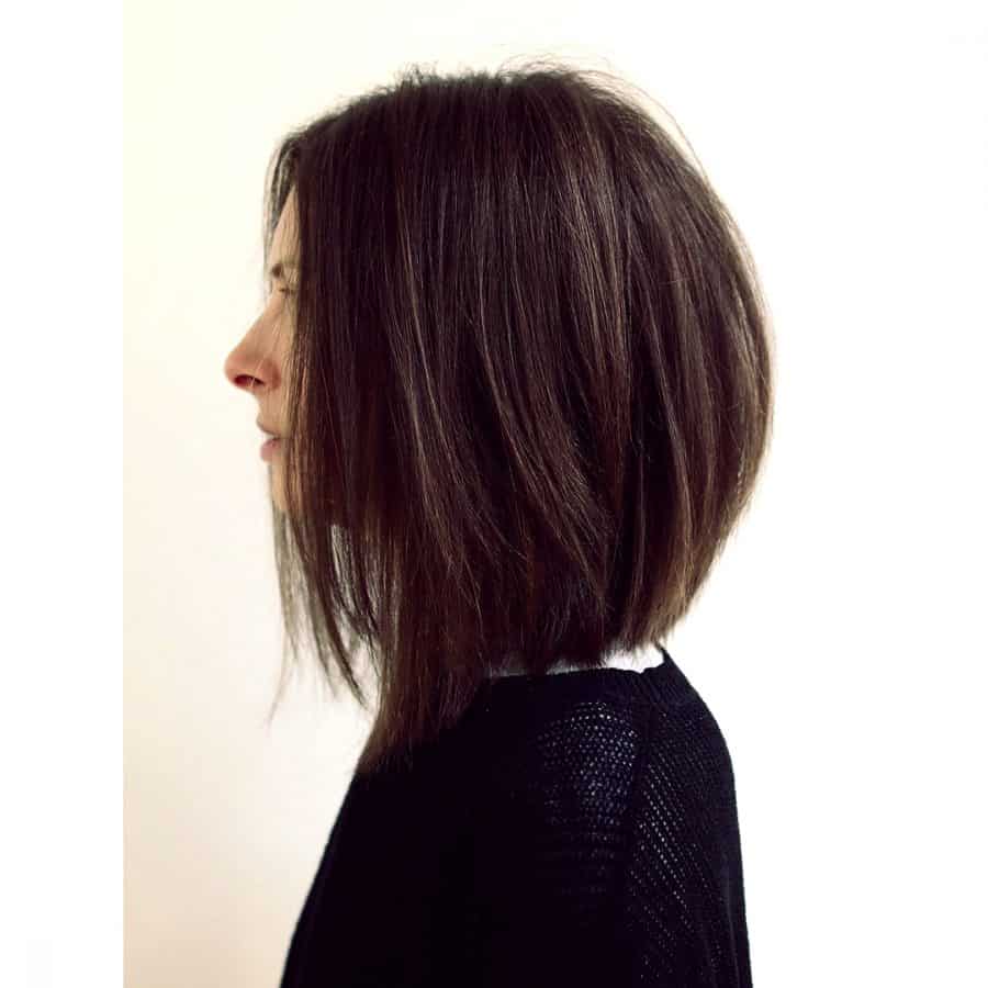 Abgestufter Lange Bob Cut mit Abgewinkeltem Layered Bob Für Glattes Haar