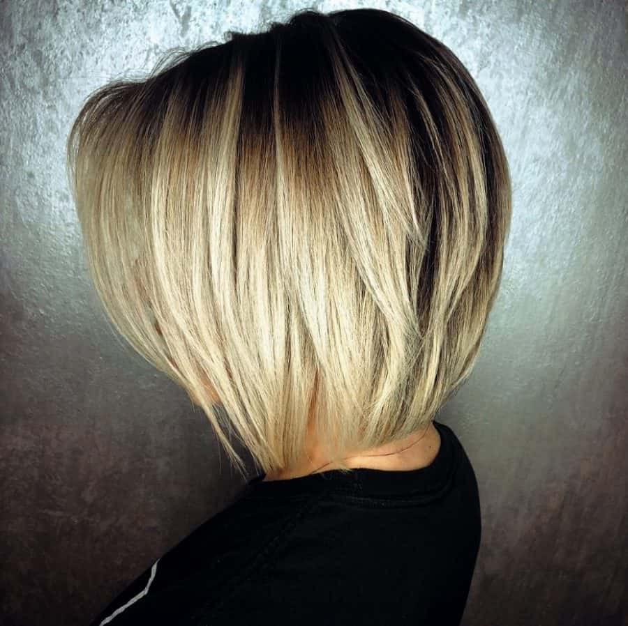 Frisuren Bob Gestuft Bilder Blondes geschichtetes Schlüsselbein Bob