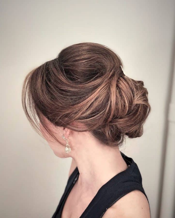 Frisuren Schulterlange Haare Ideen Klassischer formaler Bouffant-Updo