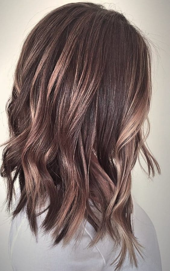 Inspirationen Frisuren Schulterlang Braun Haar Glänzender brauner Balayage