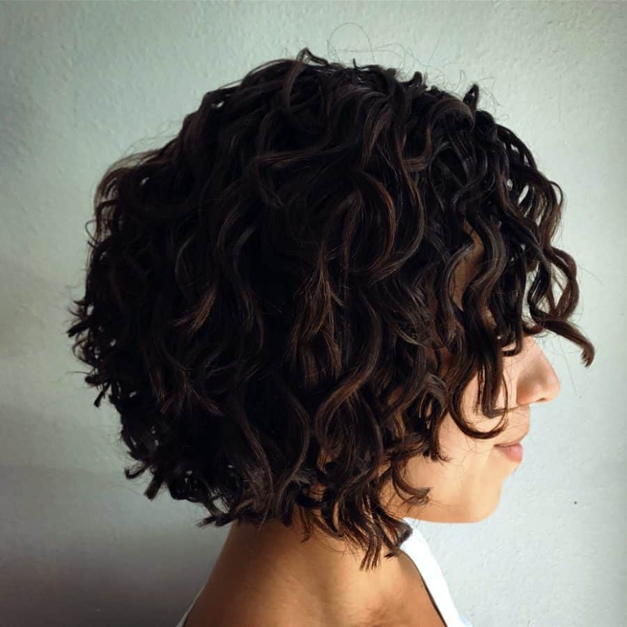 Neuer Frisuren Bob Locken Inspirationen Bob Cut mit definierten Locken