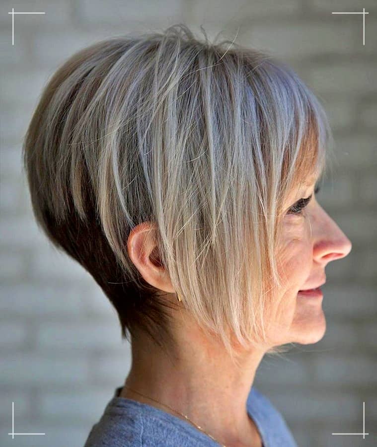 3 Frisuren für Frauen ab 40 Zweifarbige lange spitz zulaufende Pixie