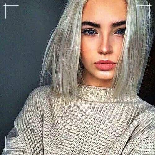 Weißblonder kurzer Bob