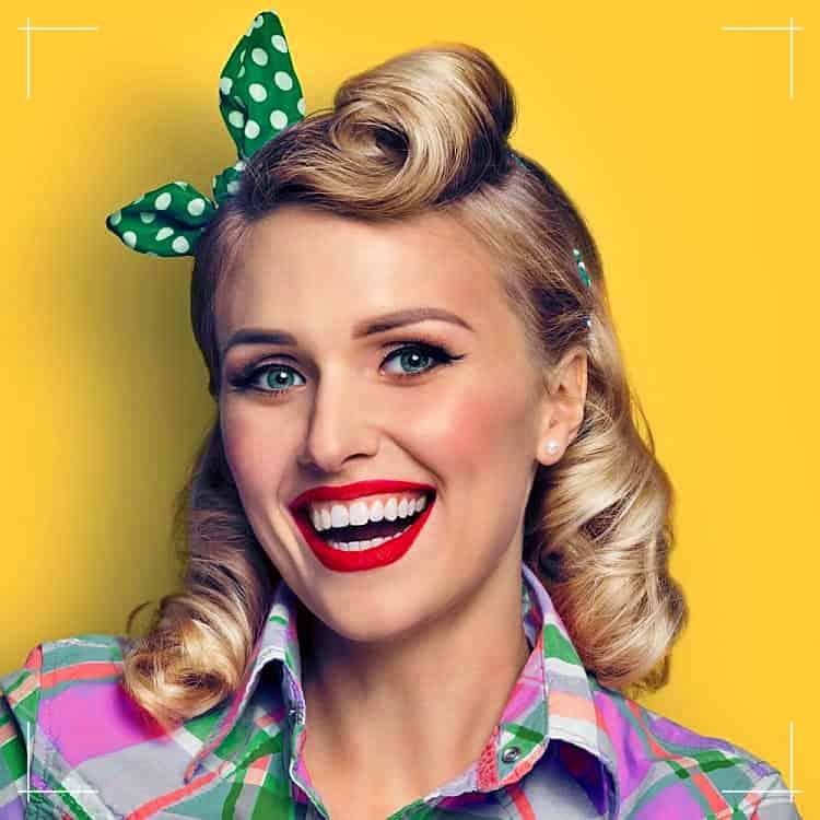 Rockabilly Frisuren Feminines Pin-up mit Schleife