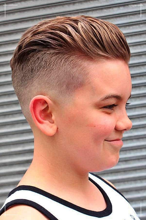 Glatter Junge Taper Fade