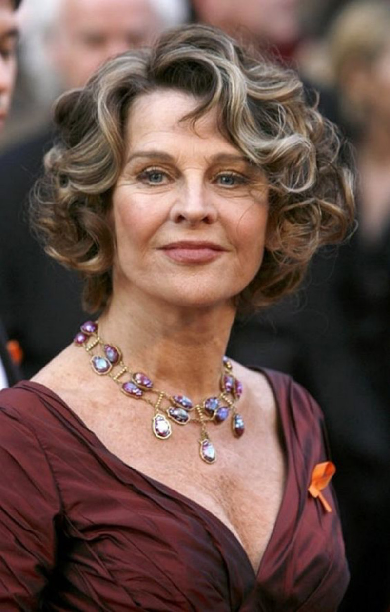 Frisuren Frauen ab 60: Elegante Locken für jeden Anlass