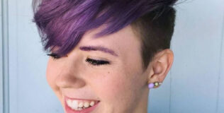 Flippige Kurzhaarfrisuren: Der Lila Pixie Cut mit Undercut
