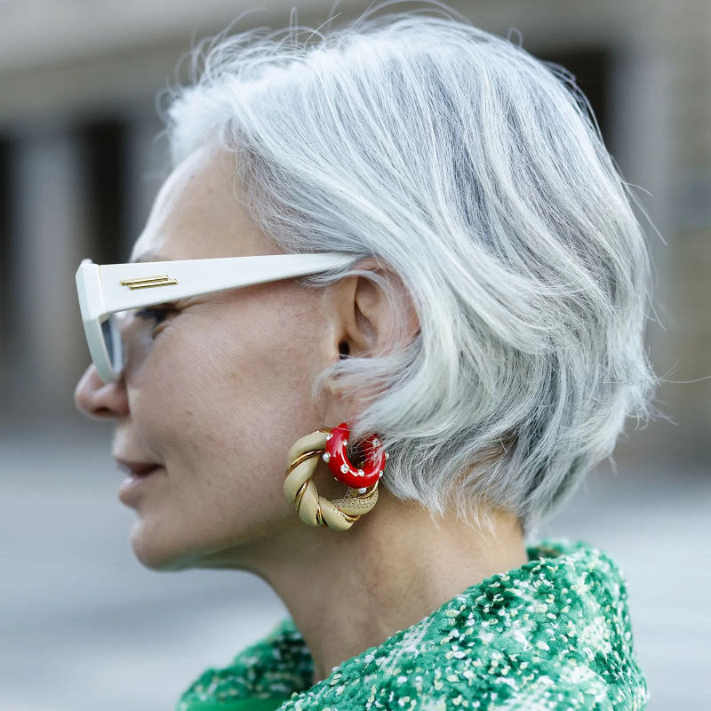 Kurzhaarfrisuren Damen Freche Grau: Chic & Texturiert