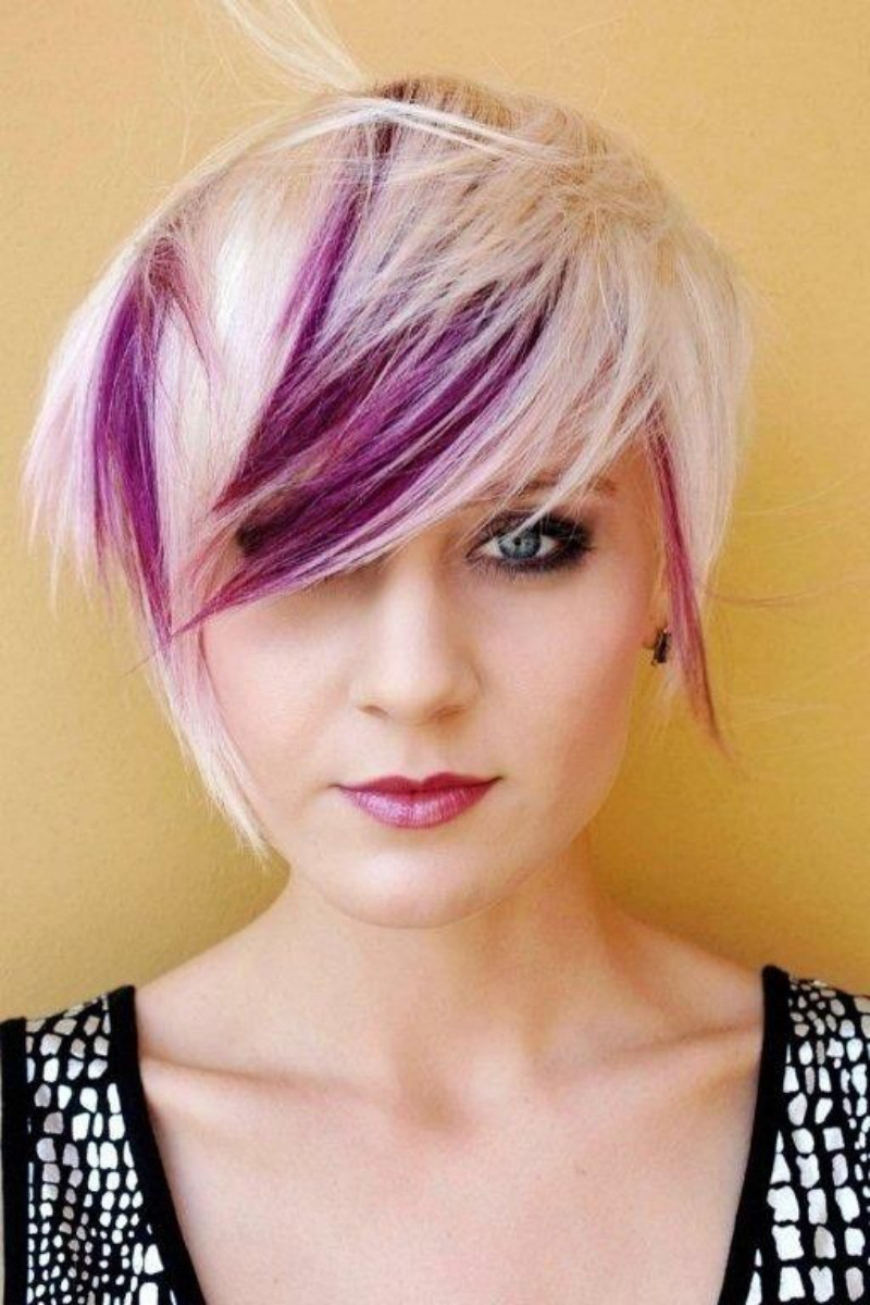 Flippige Kurzhaarfrisuren Farbe: Der Asymmetrische Bob mit Lila Farbakzenten