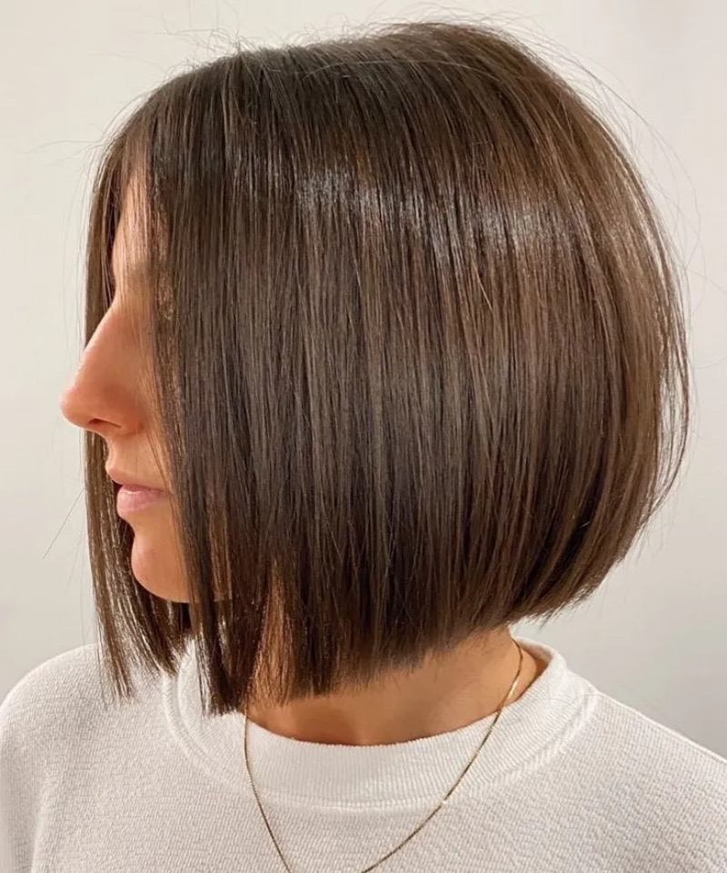 Bubikopf Frisur Kurz Braun Haare: Schlichte Eleganz mit Glanz