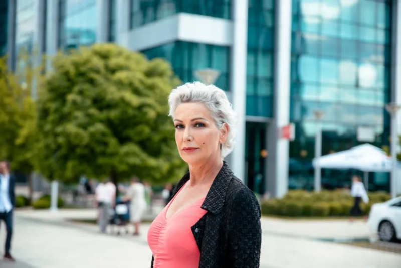 Freche Kurzhaarfrisuren Graue Haare: Elegant & Selbstbewusst